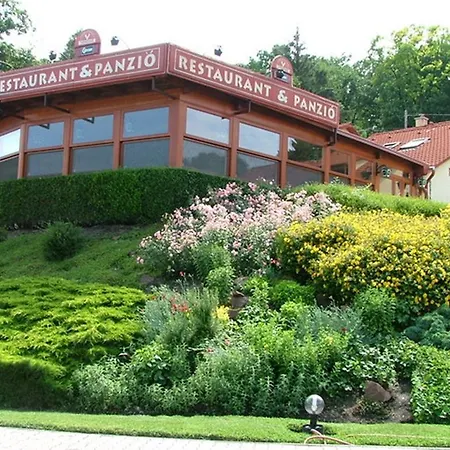Couette-café Vorosko Panzio Es Etterem Balatonalmádi